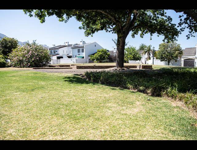 2 BEDROOM TOWNHOUSE FOR SALE IN DIE BOORD